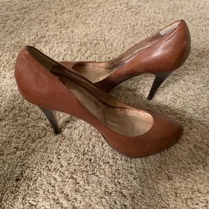 Dolce Vita: Brown leather pumps
